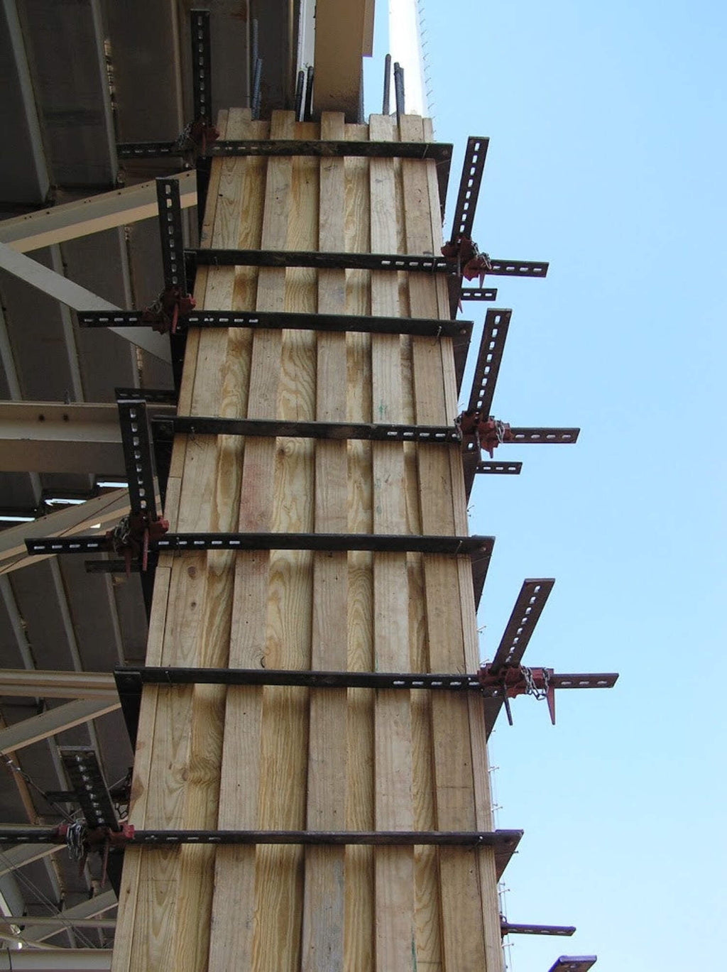 Ellis Mfg. Co. - Scissor Column Forming Clamps - Net Concrete Dimensions 10" - 24" - Bar Size 3/8" x 2" x 38"